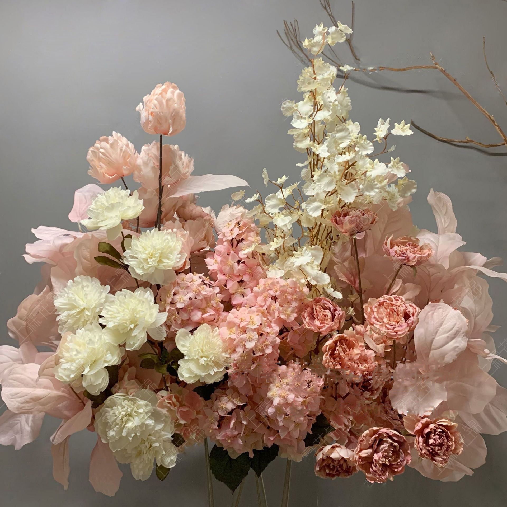 Contemporary and modern flower arrangement classes in San Jose.
