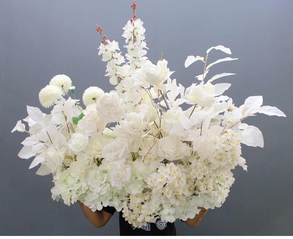 italian ruscus in flower arrangement10