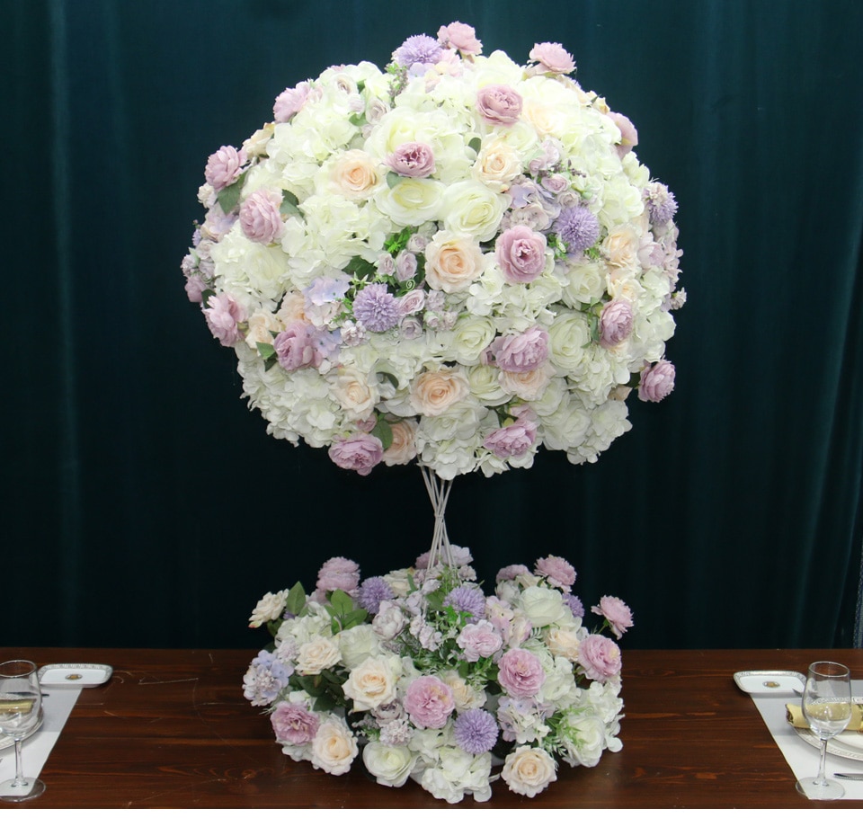 Aesthetics: Real vs. fake flowers for wedding decor